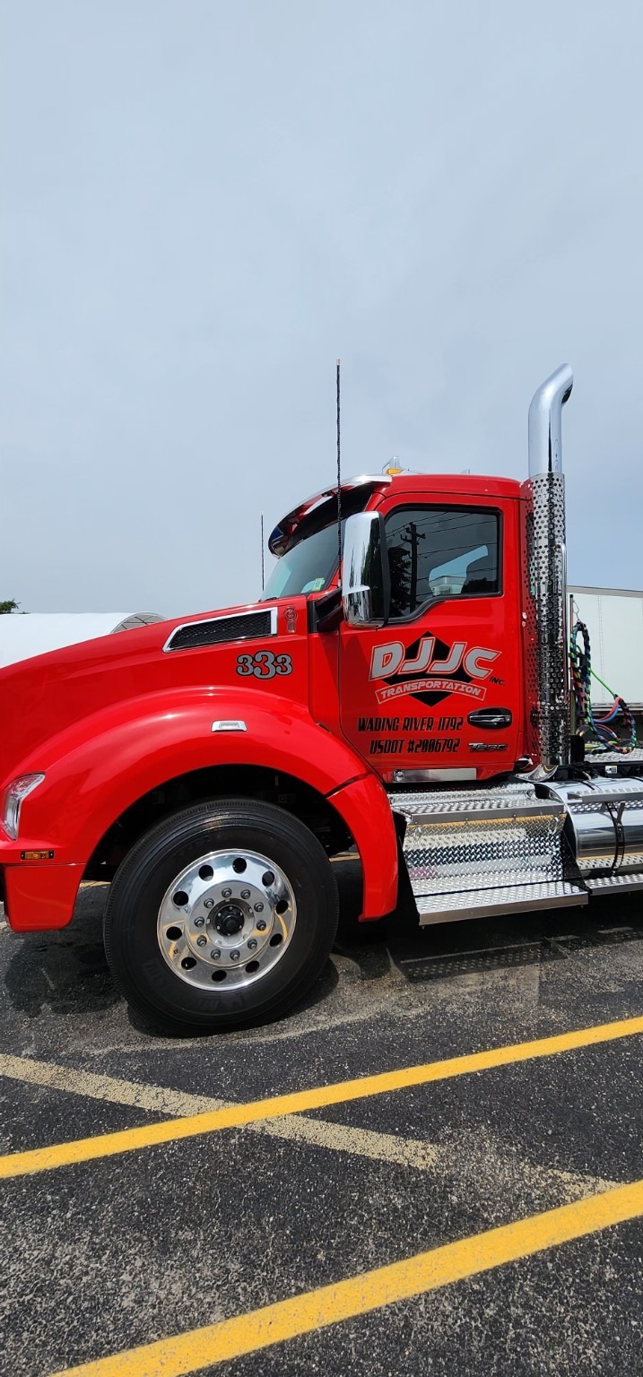 Truck lettering: Vehicle graphics