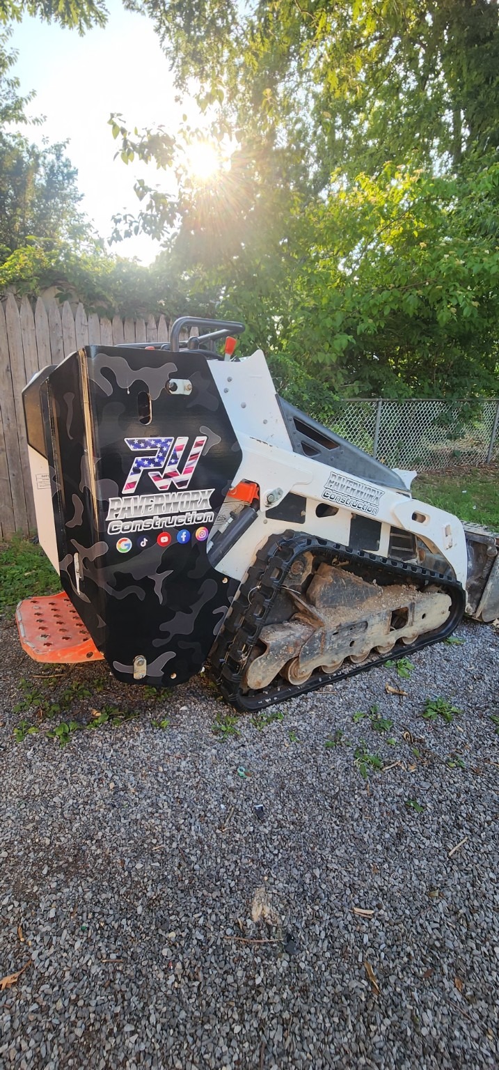 Construction equipment — Rear: Equipment graphics
