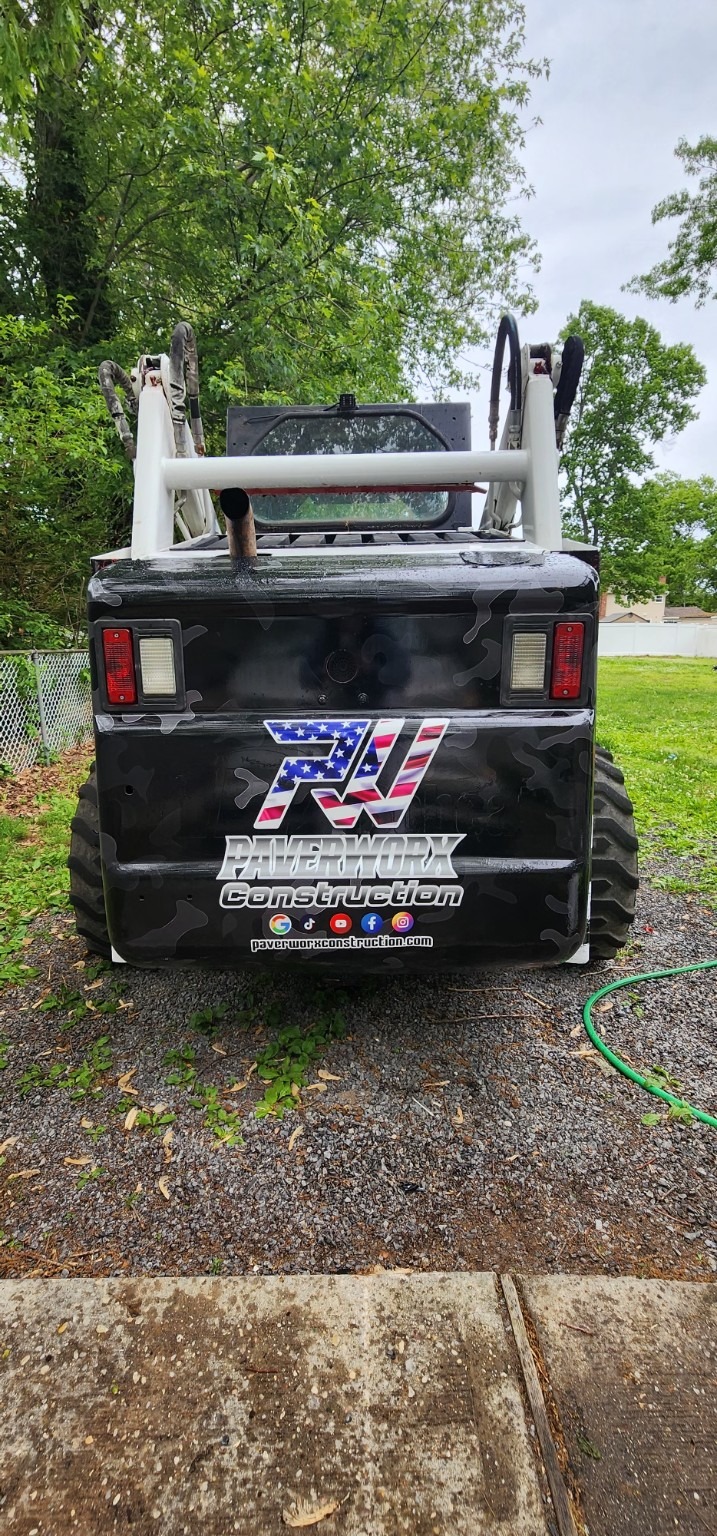 Equipment graphics — Rear view: Equipment graphics