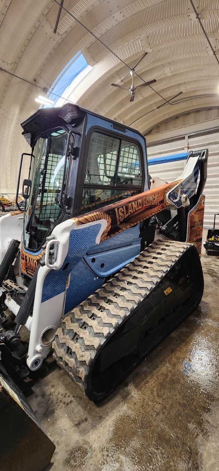 Island Rock — Equipment wrap side: Equipment graphics